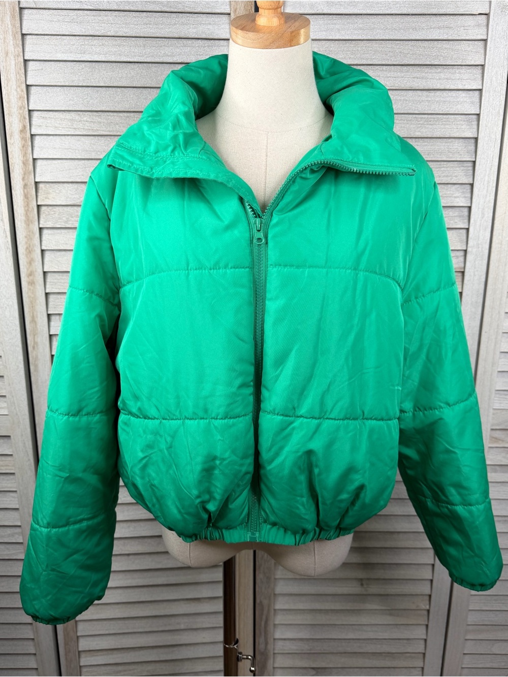 WILD FABLE Women's Green Cropped Puffer Jacket/Coat-Medium